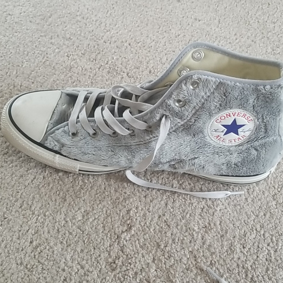 🌲Fuzzy Converse women's size 11 - Picture 2 of 5